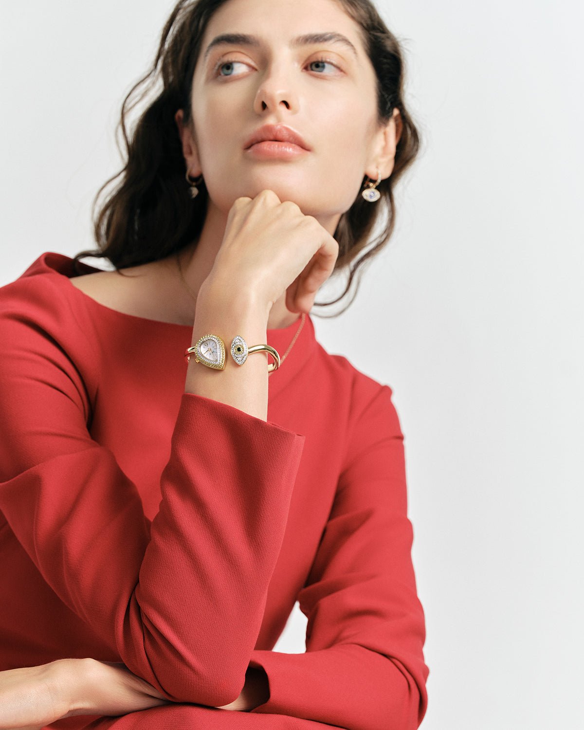 SAGA Angel's Eye Crystal Bracelet Watch — Gold - Image 3