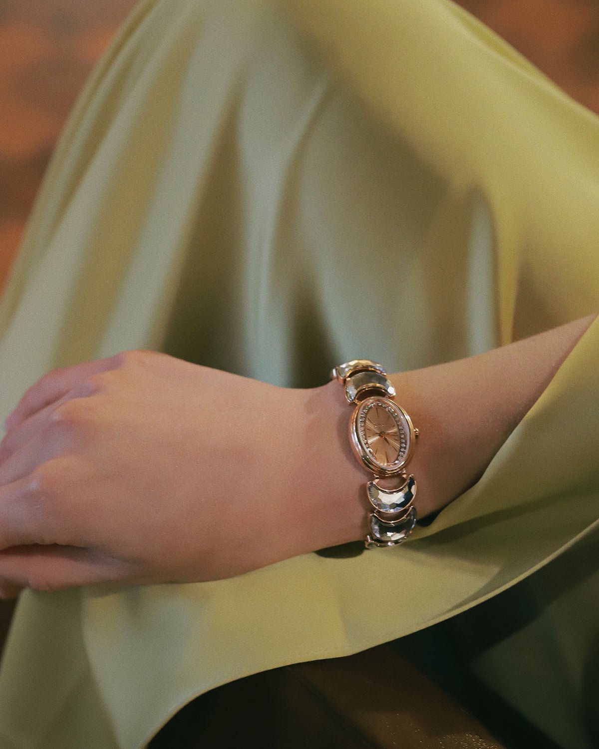 Luna Moon-Shaped Crystals Bracelet Watch - Rose Gold - Image 4 Luna Moon-Shaped Crystals Bracelet Watch - Rose Gold - Image 4