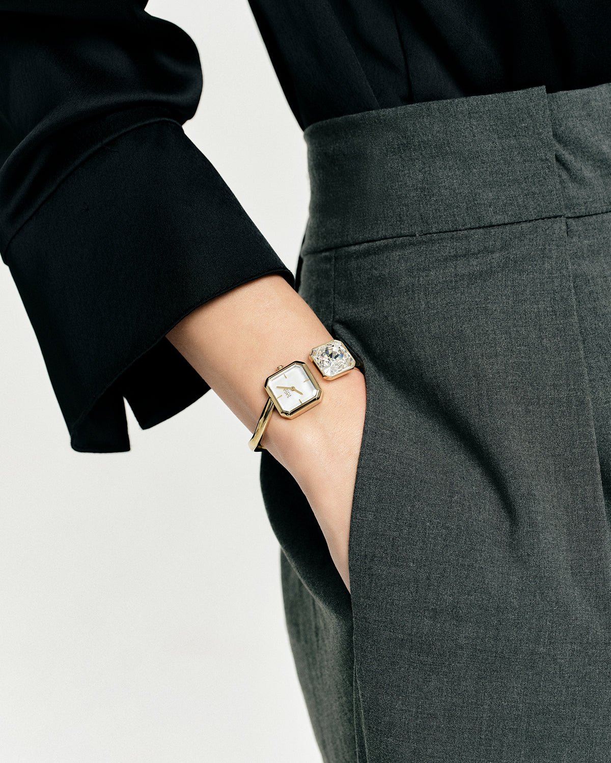 Light of Vendome Cuff Bangle Watch - Pearl/Gold - Image 5 Light of Vendome Cuff Bangle Watch - Pearl/Gold - Image 5