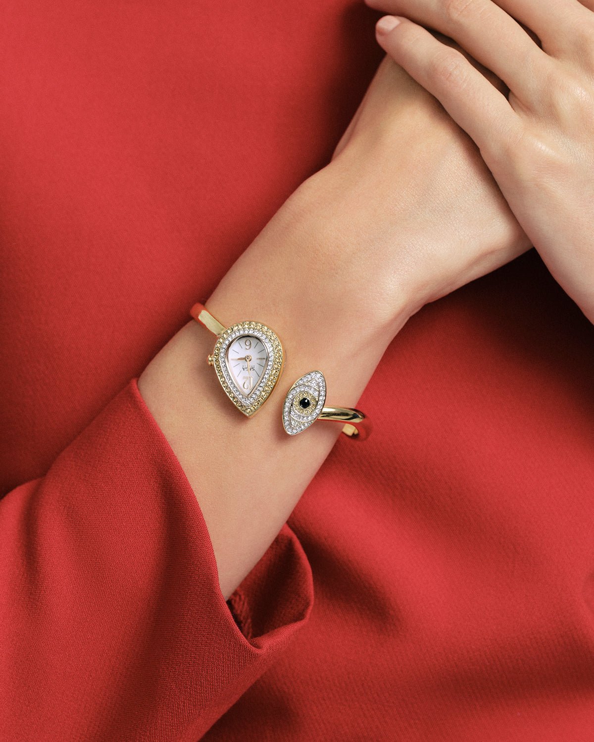 SAGA Angel's Eye Crystal Bracelet Watch — Gold - Image 5